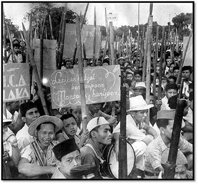 Anti-colonial revolutionaries in Indonesia in 1946. 